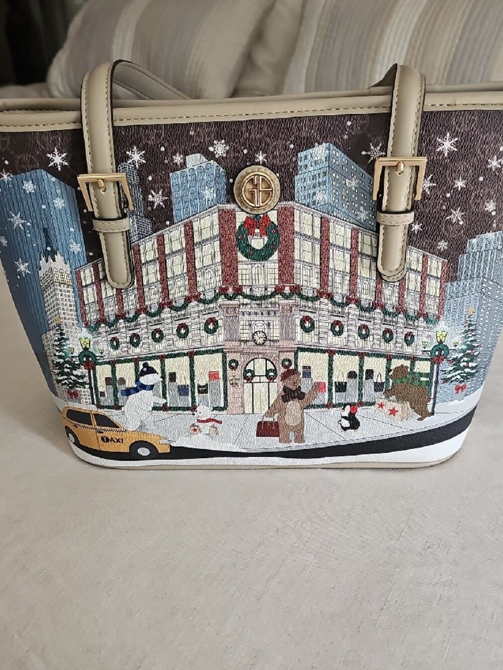 Giani Bernini Beige-Trim Holiday City Scene Tote - Picture 13 of 13